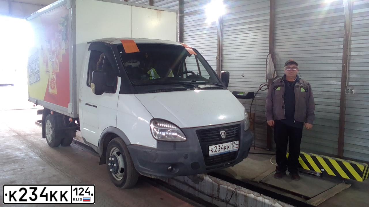 Фото автомобиля GAZ Z 3302 GAZEL, 2012 — госномер К234КК124. Цвет: Белый