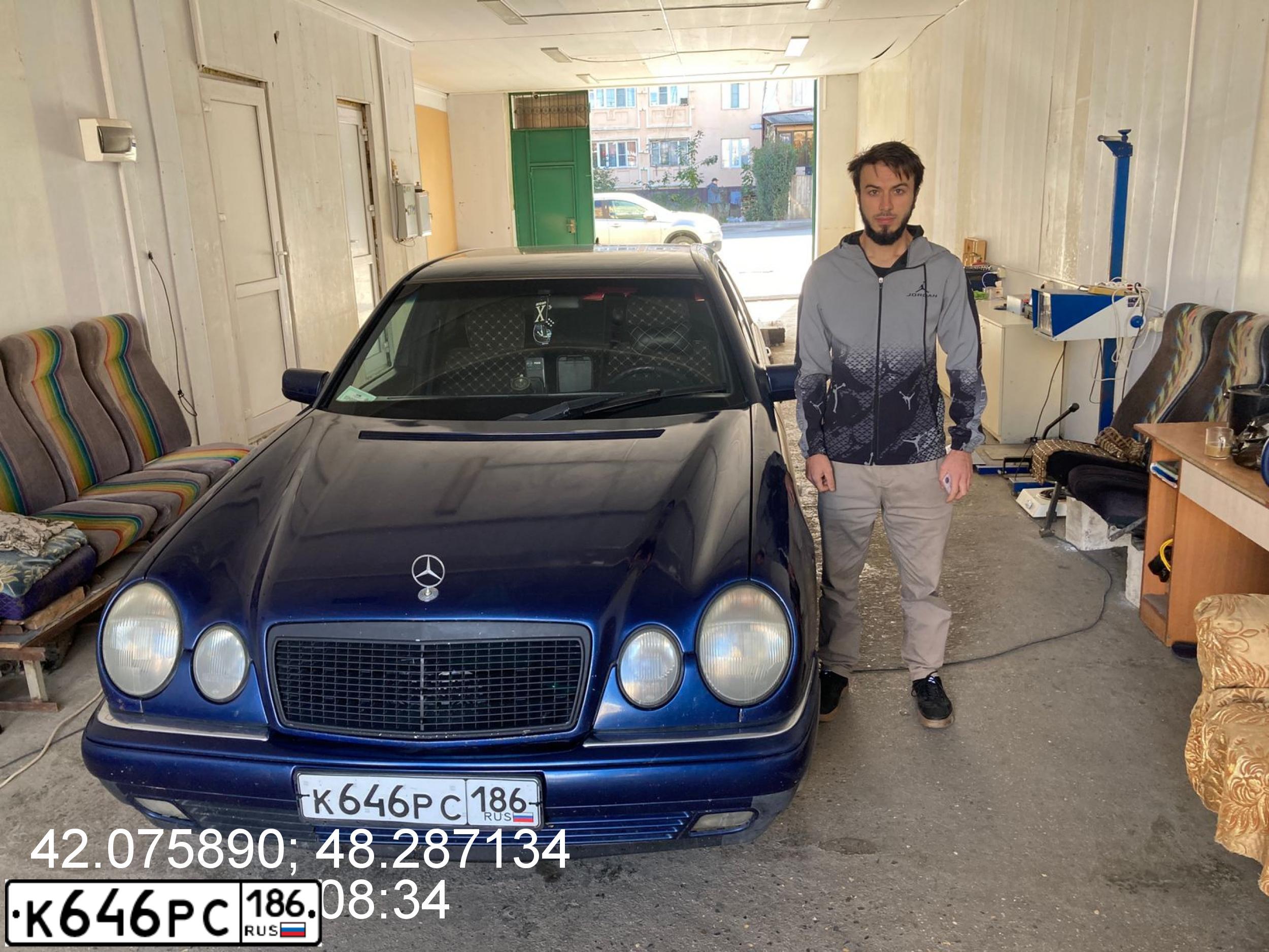 Фото автомобиля MERCEDES-BENZ E-CLASS, 1999 — госномер У378ЕХ05