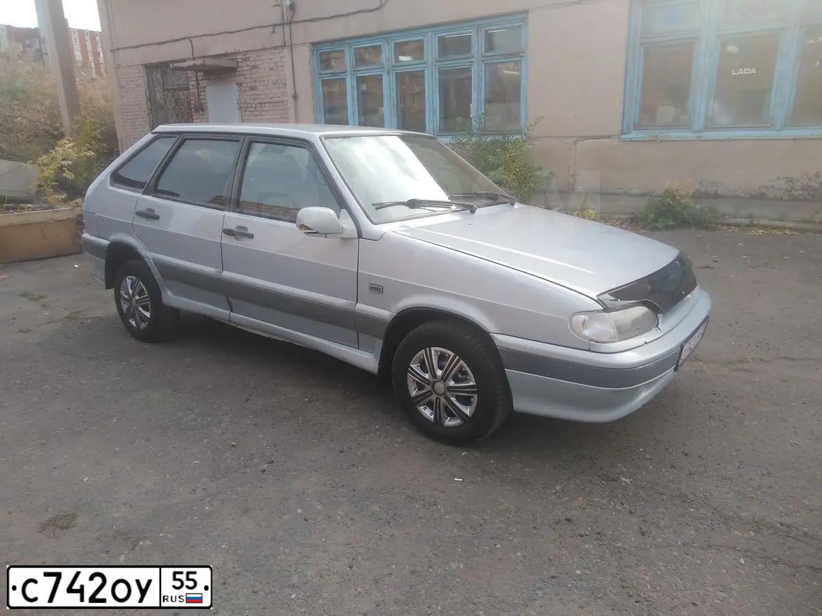 Фото автомобиля LADA 2114 SAMARA, 2004 — госномер С742ОУ55. Цвет: Серебристо-Желтый