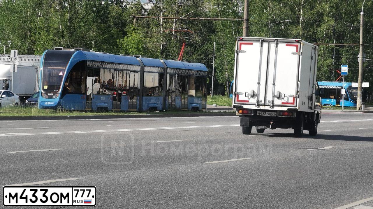 Фото автомобиля BMW SERIE 3, 2006 — госномер М433ОМ777. Цвет: СИНИЙ
