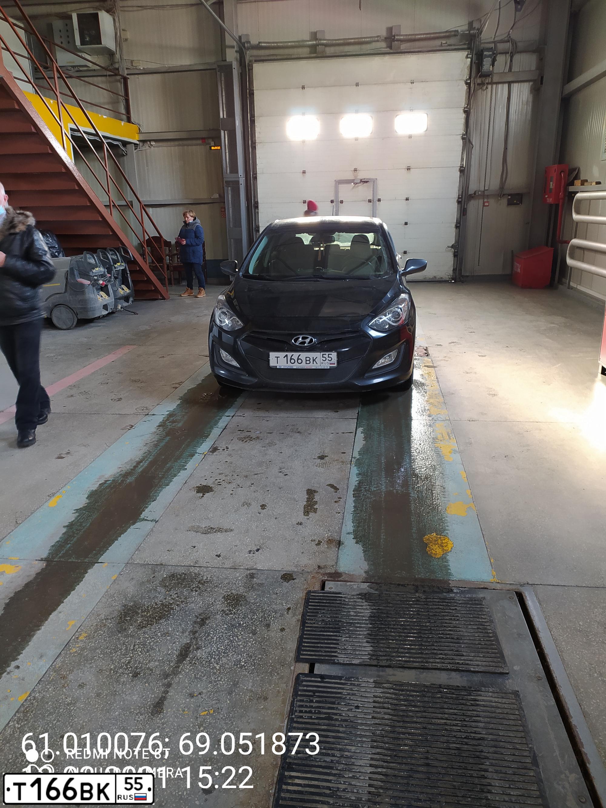Фото автомобиля HYUNDAI I30, 2013 — госномер Т166ВК55. Цвет: ЧЕРНЫЙ