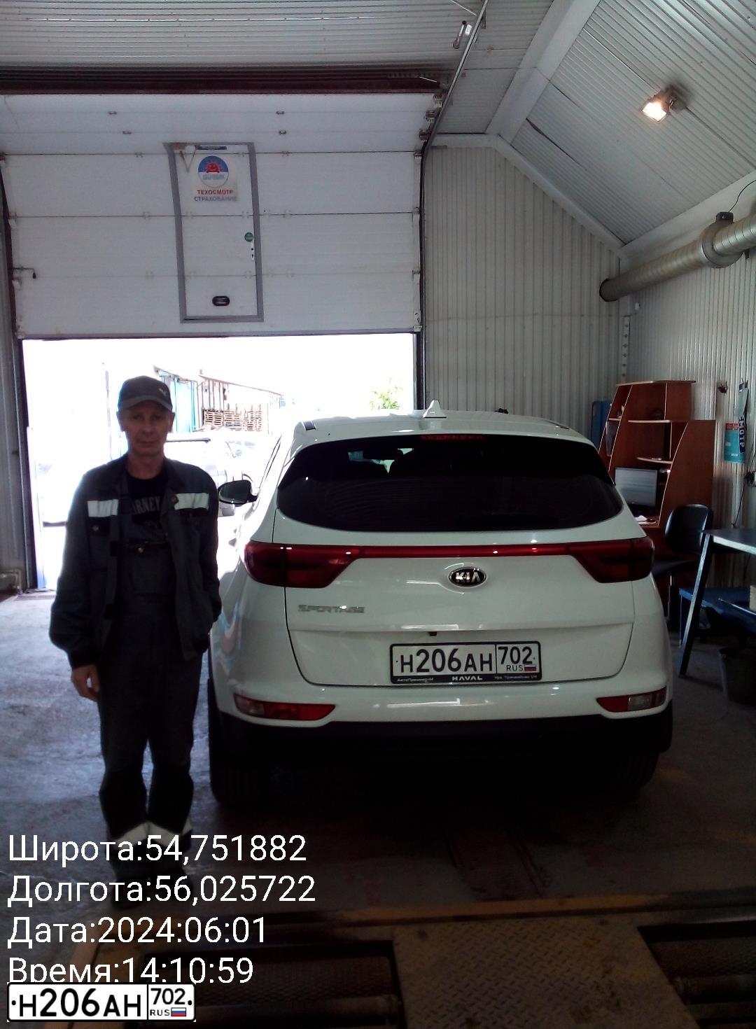 Фото автомобиля KIA SPORTAGE, 2017 — госномер Н206АН702. Цвет: Белый
