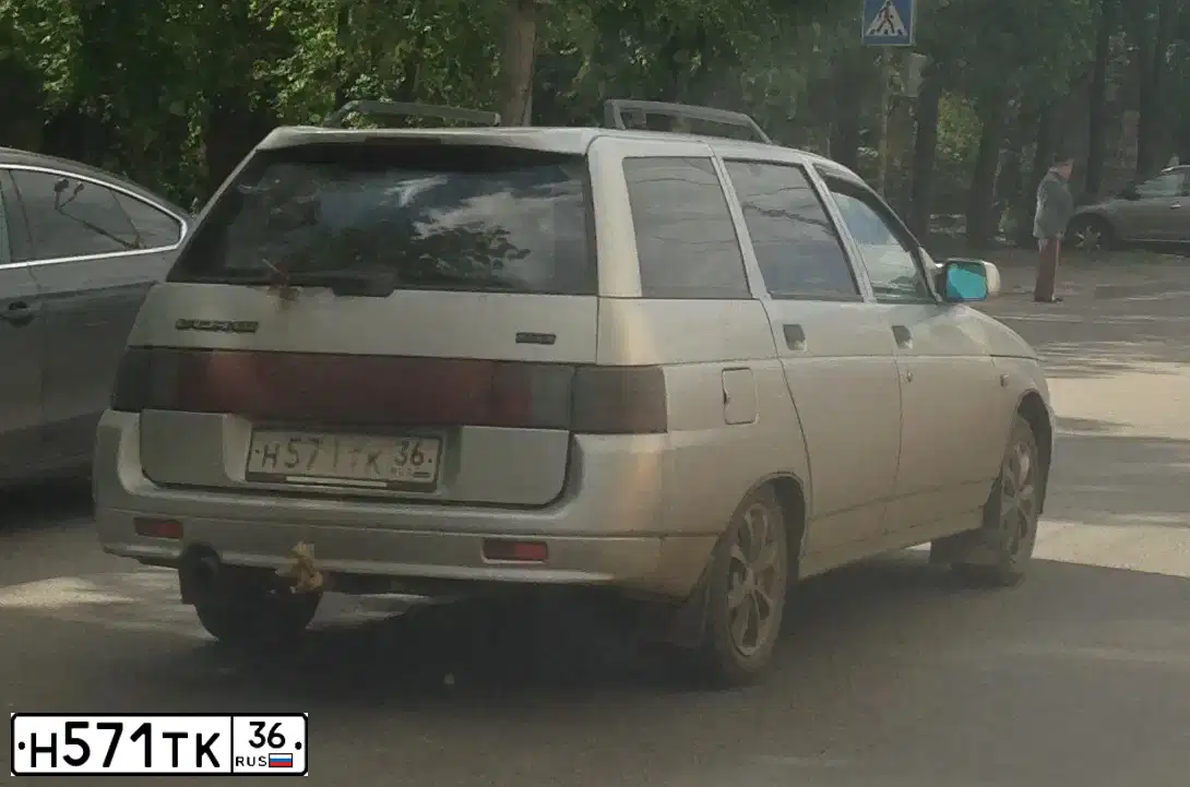 Фото автомобиля LADA 2111 LADA, 2003 — госномер О995ОВ48. Цвет: Светло-Серебристый металлик