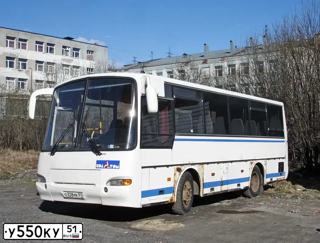 Фото автомобиля ПАЗ 4230-02, 2004 — госномер В904ОХ51. Цвет: Белый