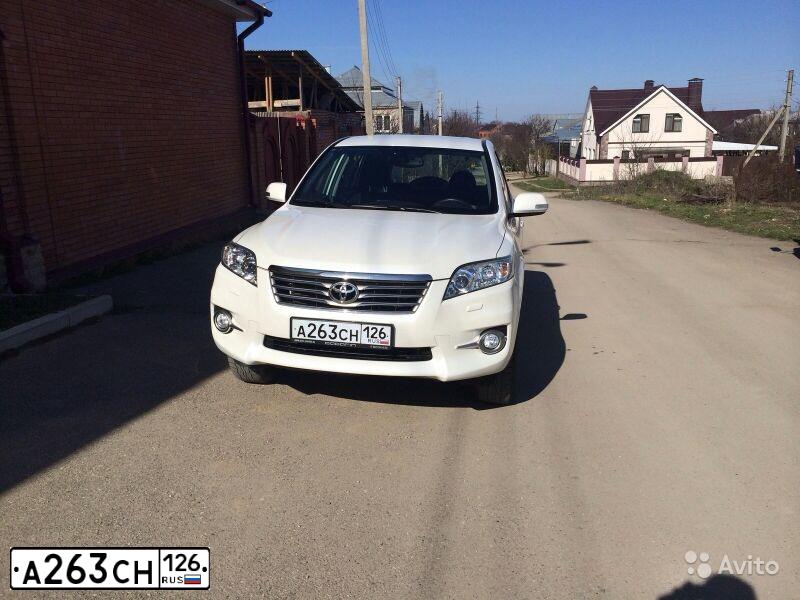Фото автомобиля TOYOTA RAV4, 2011 — госномер Н716ВС15. Цвет: Белый