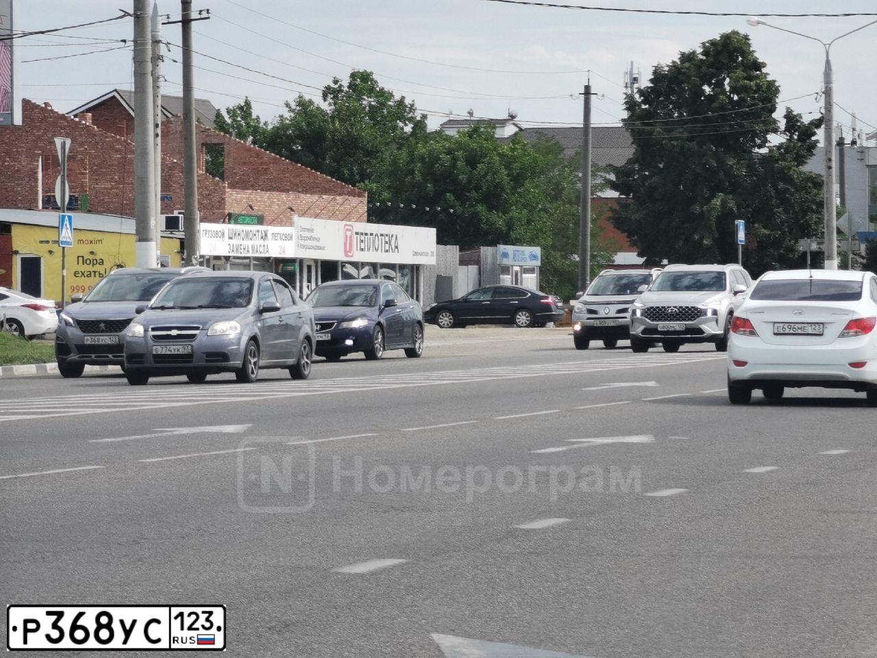 Фото автомобиля PEUGEOT 3008, 2018 — госномер Р368УС123. Цвет: Серый