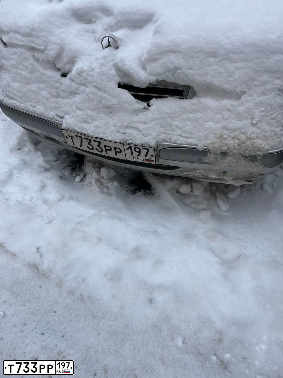 Фото автомобиля MERCEDES E-KLASSE, 2002 — госномер Т733РР197. Цвет: Серый