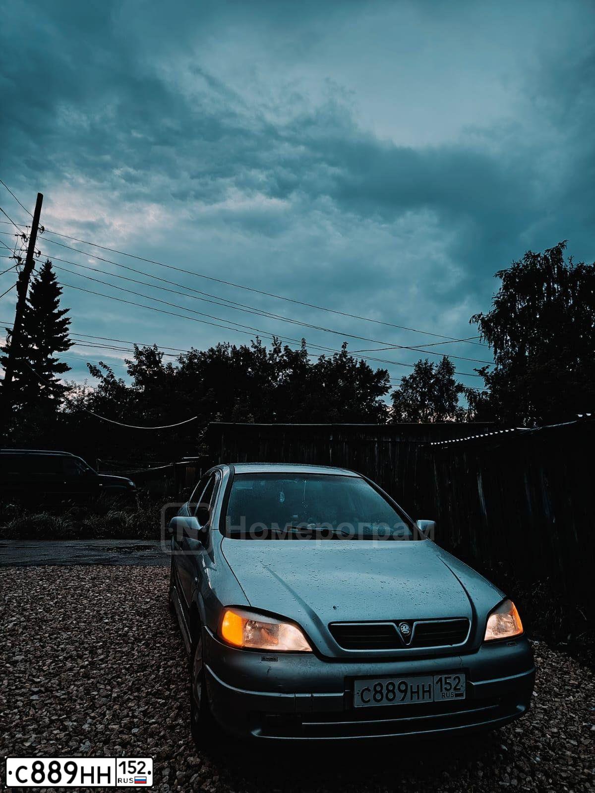 Фото автомобиля OPEL ASTRA, 2000 — госномер С889НН152. Цвет: Серебристый