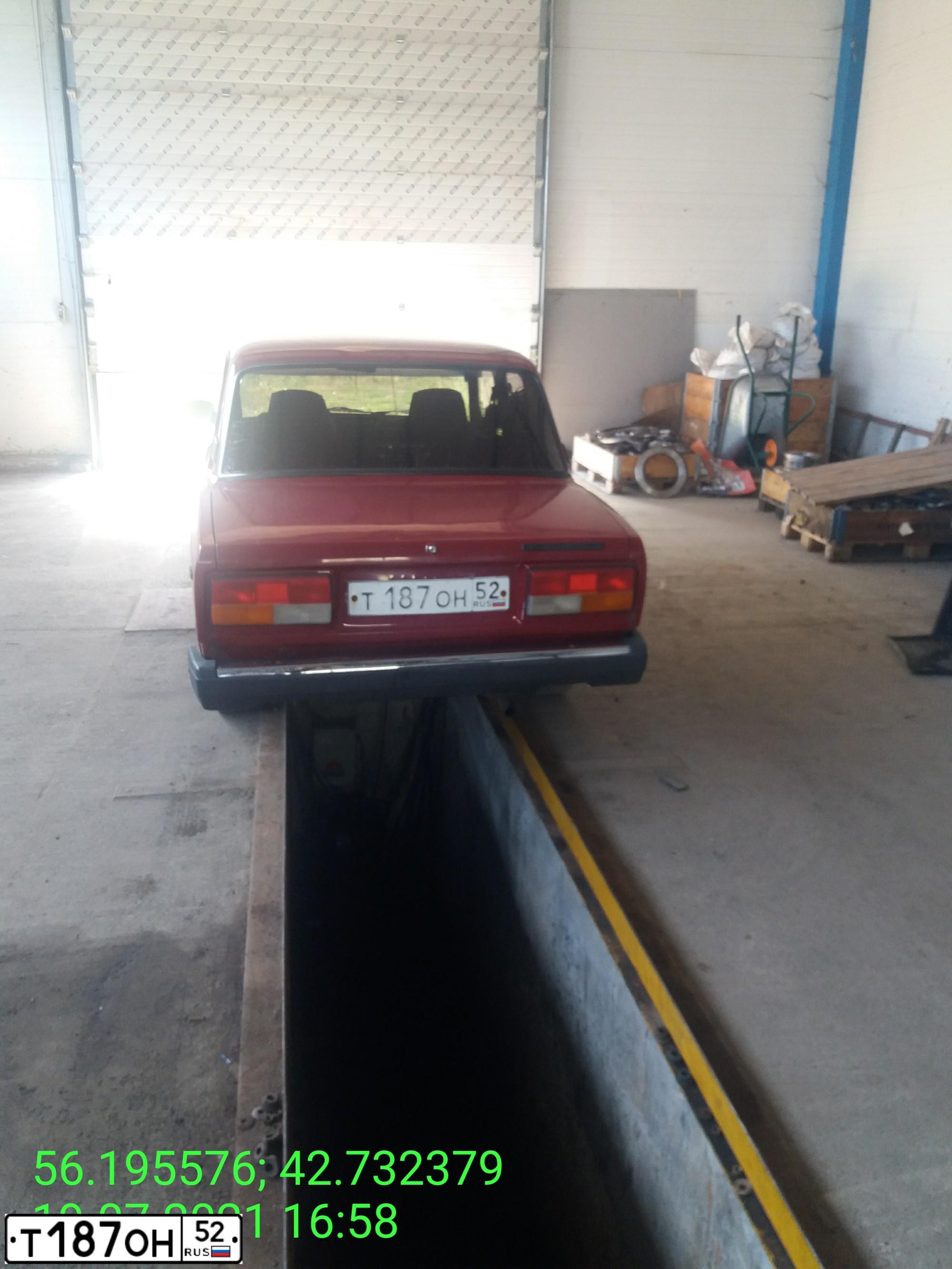 Фото автомобиля LADA 2107 LADA, 2007 — госномер Н257ТН33. Цвет: ТЕМНО-КРАСНЫЙ