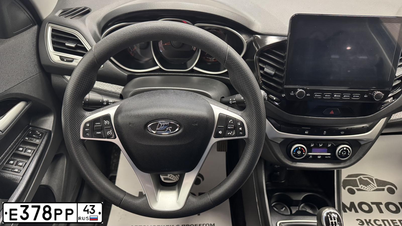 Фото автомобиля LADA VESTA, 2020 — госномер Е378РР43. Цвет: синий