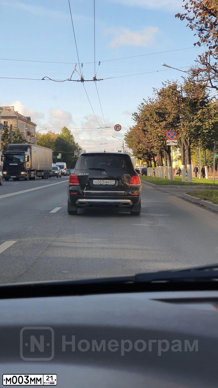 Фото автомобиля MERCEDES GLK-KLASSE, 2014 — госномер О021ВВ21. Цвет: ЧЕРНЫЙ