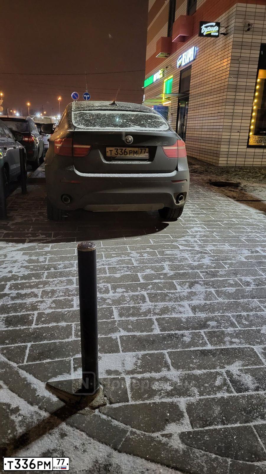 Фото автомобиля BMW X6, 2013 — госномер Т336РМ77. Цвет: ЧЕРНЫЙ