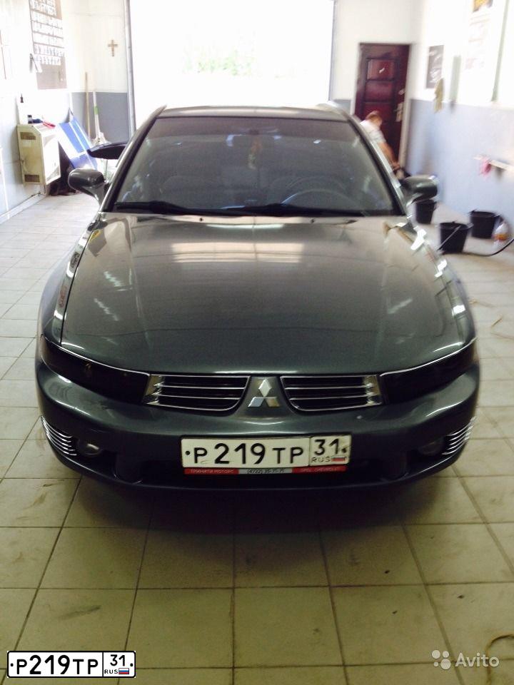 Фото автомобиля MITSUBISHI GALANT, 2003 — госномер Р805ВР32. Цвет: СЕРЫЙ