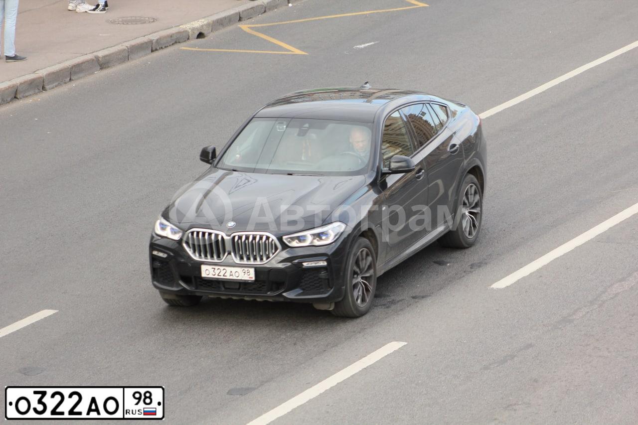 Фото автомобиля BMW X6, 2020 — госномер О322АО98. Цвет: ЧЕРНЫЙ