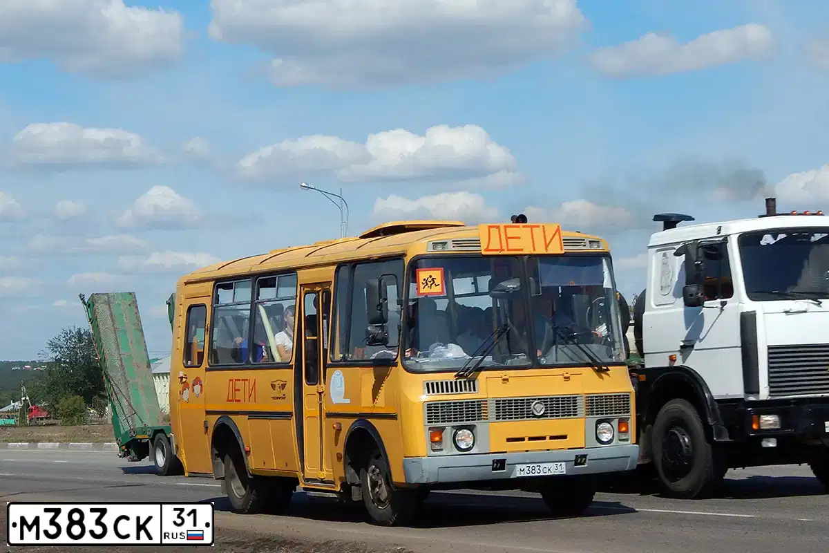 Фото автомобиля PAZ 3205, 2008 — госномер М383СК31. Цвет: ЖЁЛТЫЙ