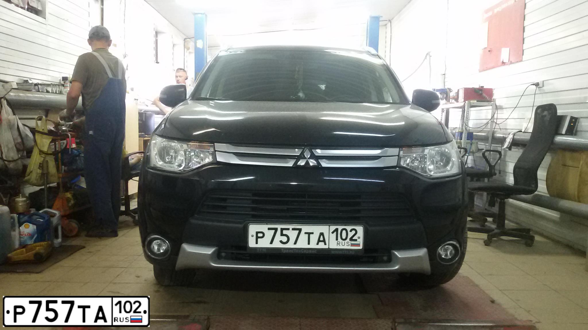 Фото автомобиля MITSUBISHI OUTLANDER, 2014 — госномер Р757ТА102. Цвет: ЧЕРНЫЙ