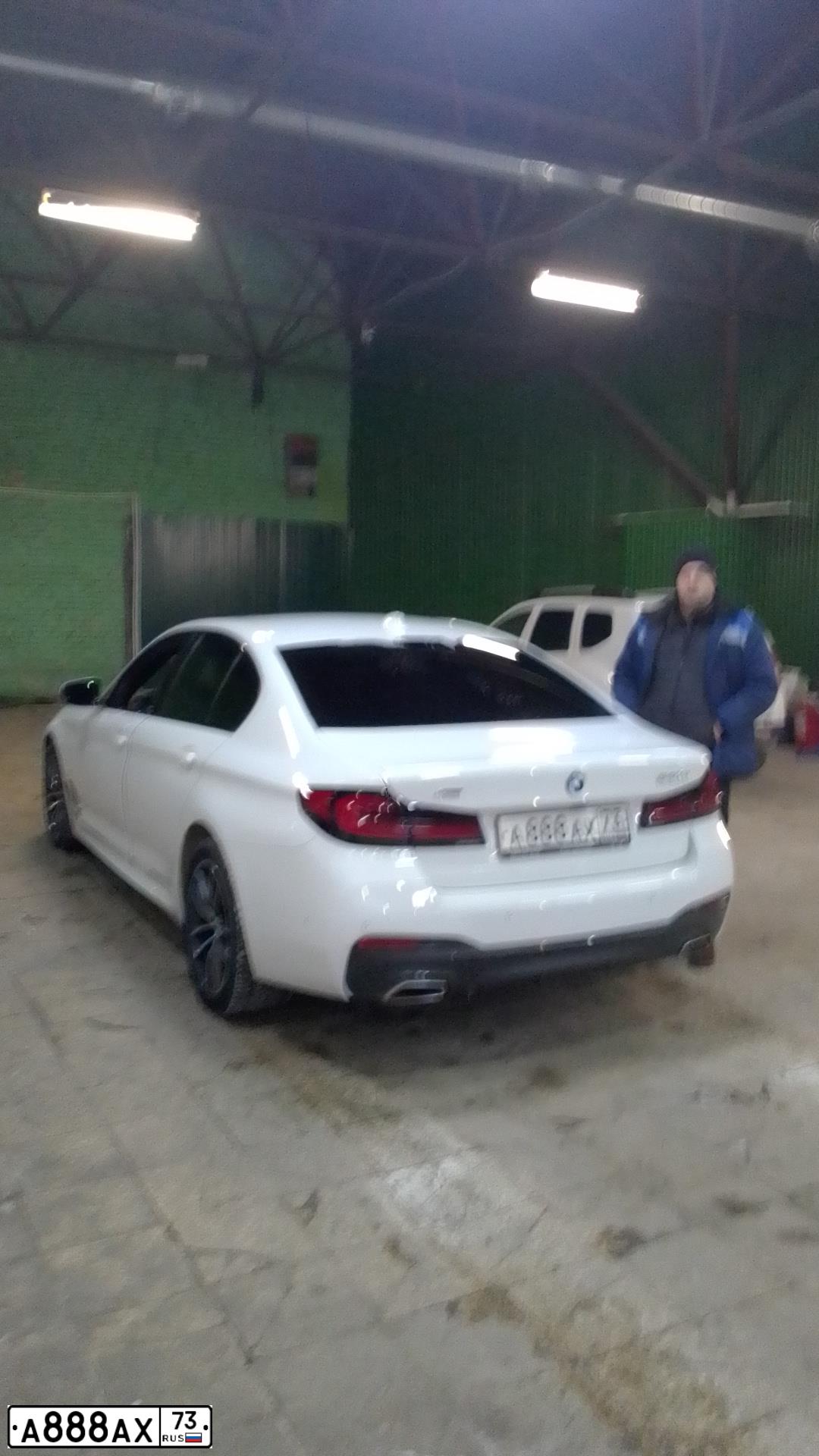 Фото автомобиля BMW SERIE 5, 2020 — госномер Т911СУ73. Цвет: Белый