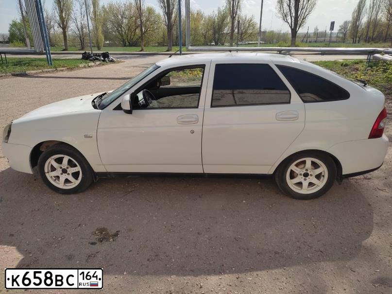 Фото автомобиля LADA 2172 PRIORA, 2010 — госномер К658ВС164. Цвет: Белый