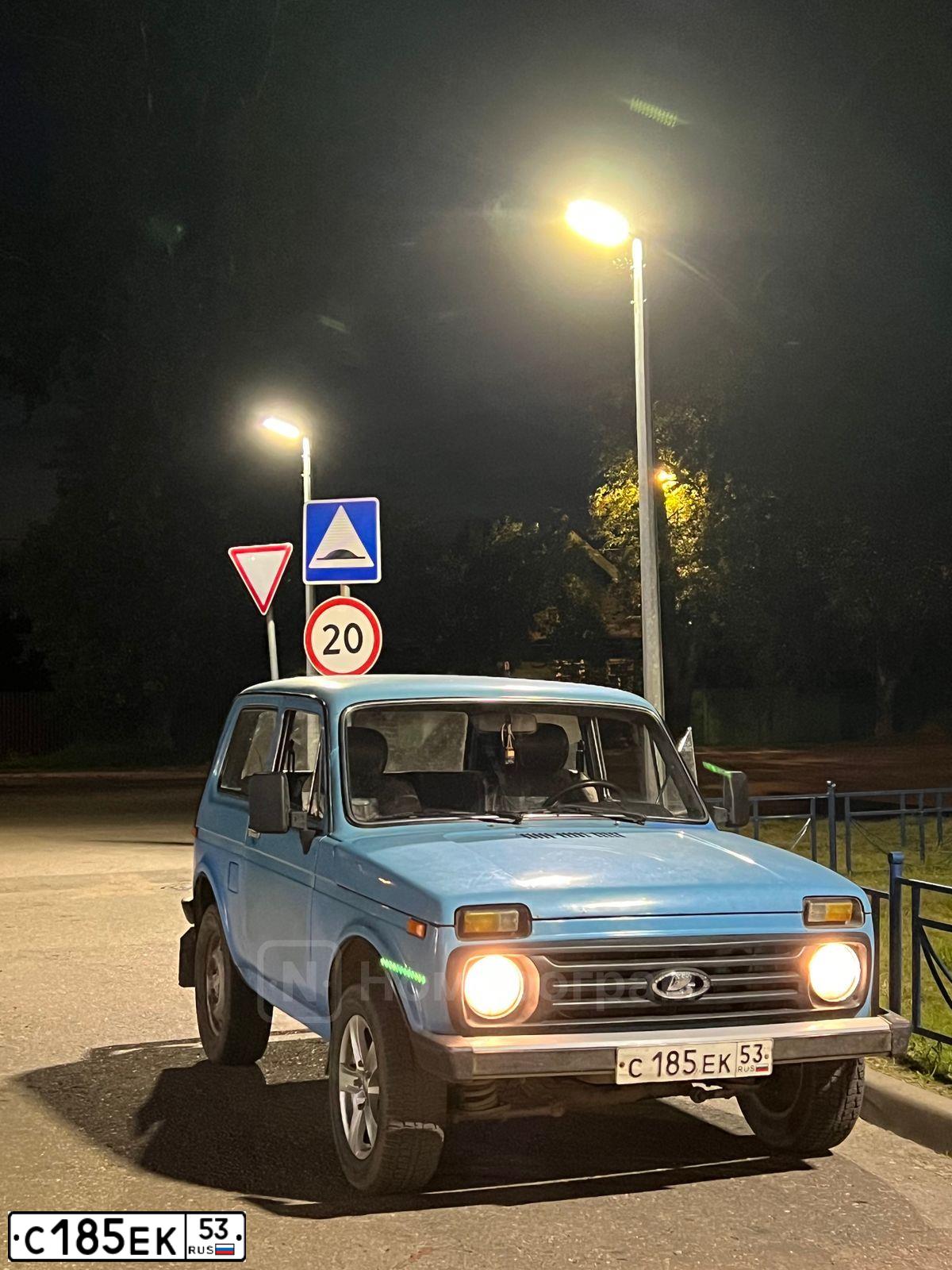 Фото автомобиля LADA 2121 NIVA, 1981 — госномер С185ЕК53. Цвет: ГОЛУБОЙ