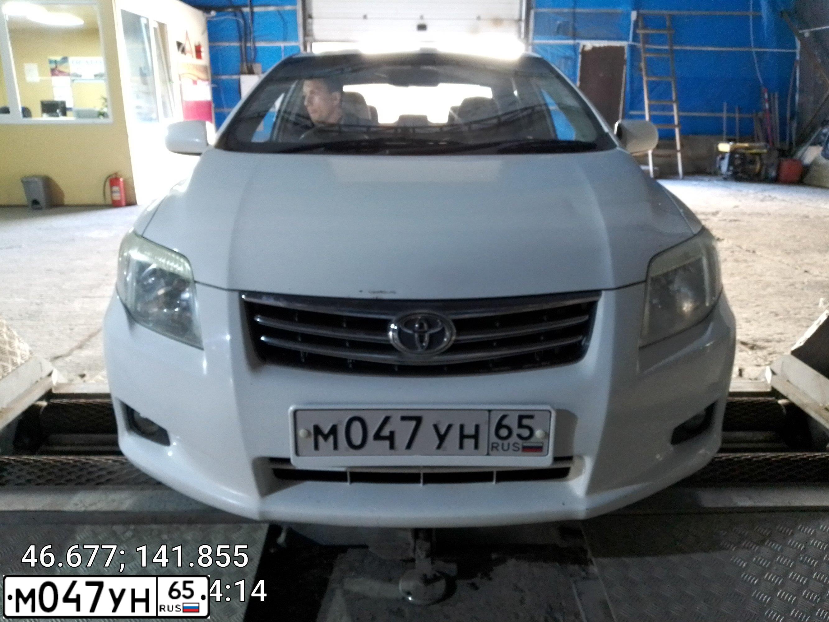 Фото автомобиля TOYOTA COROLLA, 2009 — госномер М500ОМ65