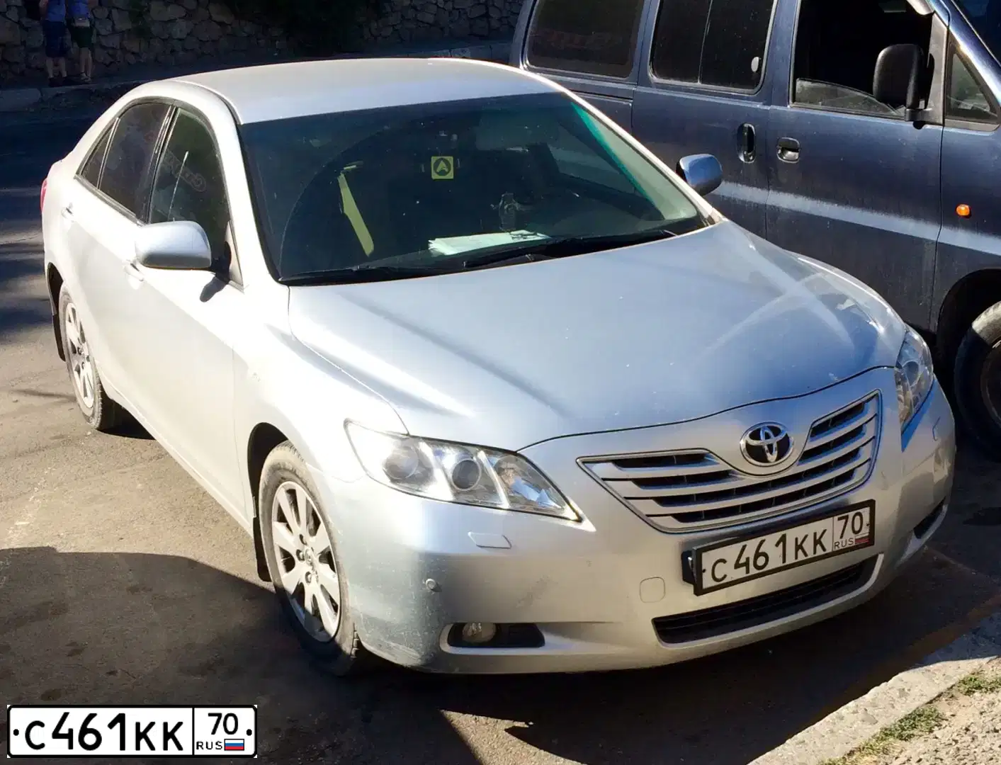 Фото автомобиля TOYOTA CAMRY, 2007 — госномер В414СА82. Цвет: серебристый