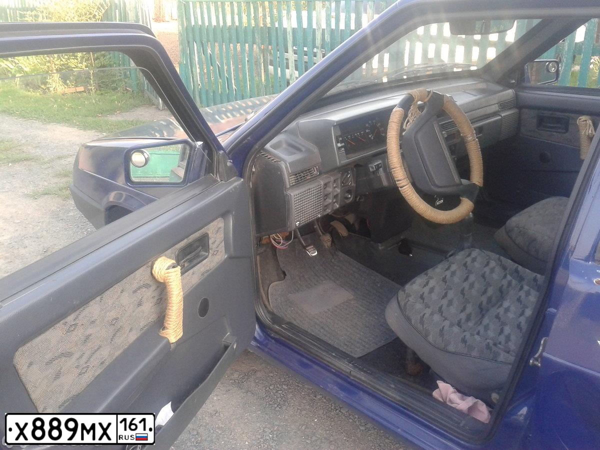 Фото автомобиля LADA 2109 SAMARA, 2002 — госномер Х889МХ161. Цвет: СЕРЕБРИСТО ЯРКО-СИНИЙ