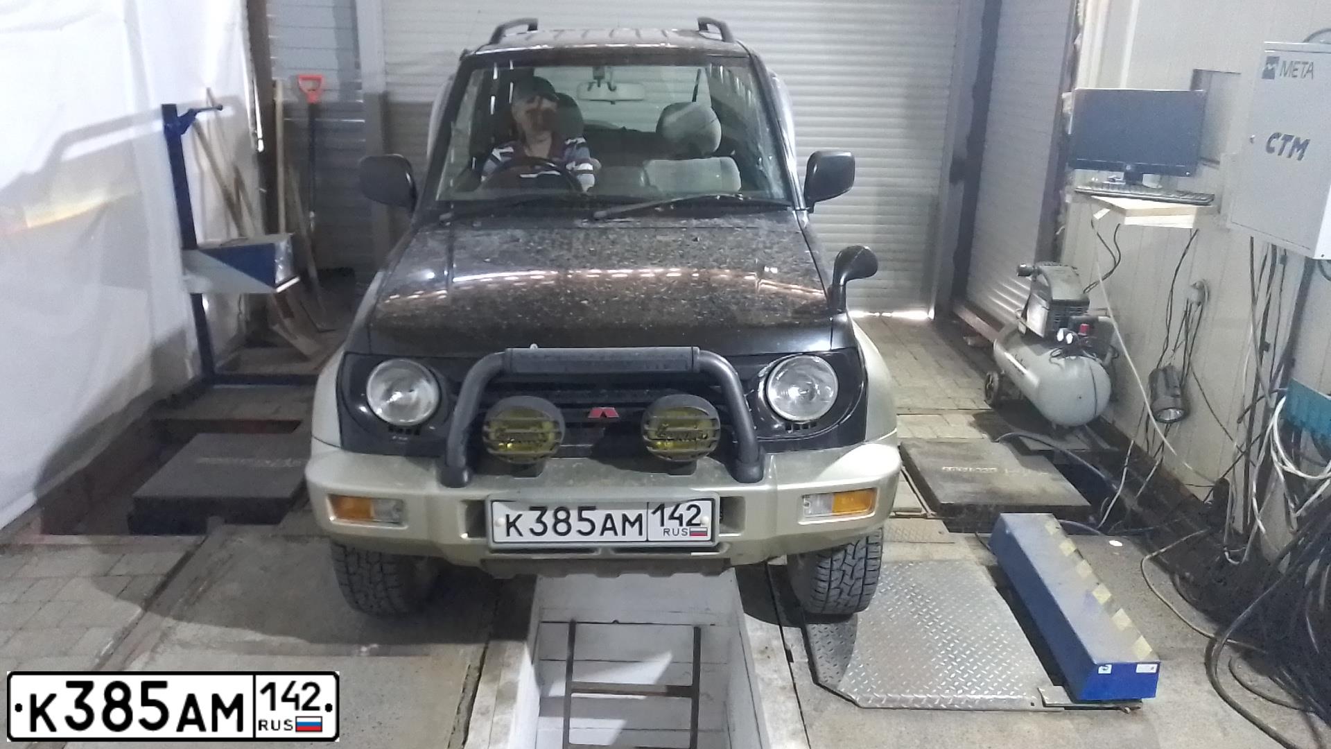 Фото автомобиля GAZ 3110 WOLGA, 2000 — госномер А204МС154. Цвет: МУРЕНА