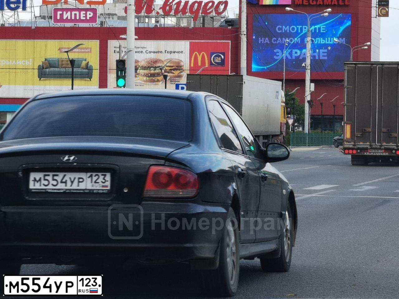 Фото автомобиля LADA LARGUS, 2015 — госномер А952ВО181. Цвет: СЕРЕБРИСТЫЙ