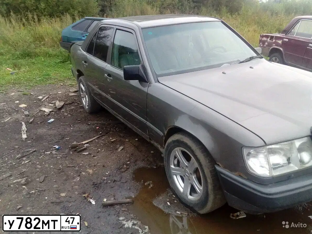 Фото автомобиля MERCEDES E-KLASSE, 1986 — госномер У782МТ47. Цвет: Серый