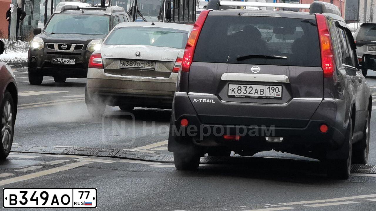 Фото автомобиля ПЕЖО 206, 1999 — госномер М702КР977. Цвет: КРАСНЫЙ