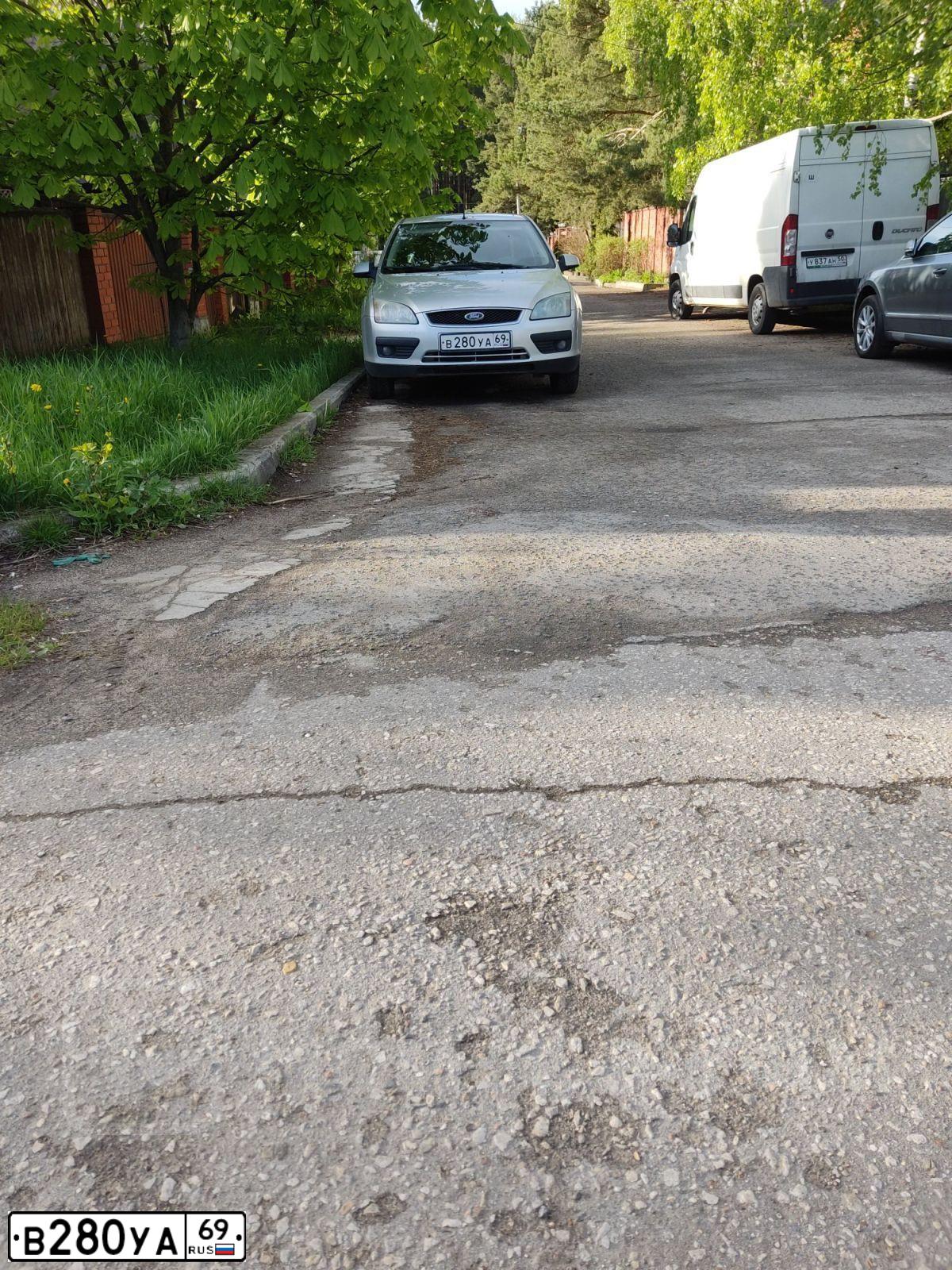 Фото автомобиля FORD FOCUS, 2005 — госномер В280УА69. Цвет: СЕРЕБРИСТЫЙ
