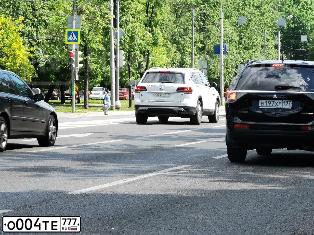 Фото автомобиля MERCEDES C-KLASSE, 2016 — госномер Н747НН07. Цвет: КОРИЧНЕВЫЙ