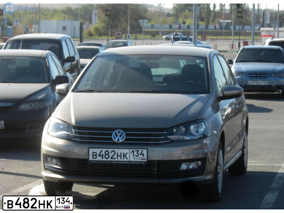 Фото автомобиля VOLKSWAGEN POLO, 2015 — госномер О652ТН799. Цвет: БЕЖЕВЫЙ
