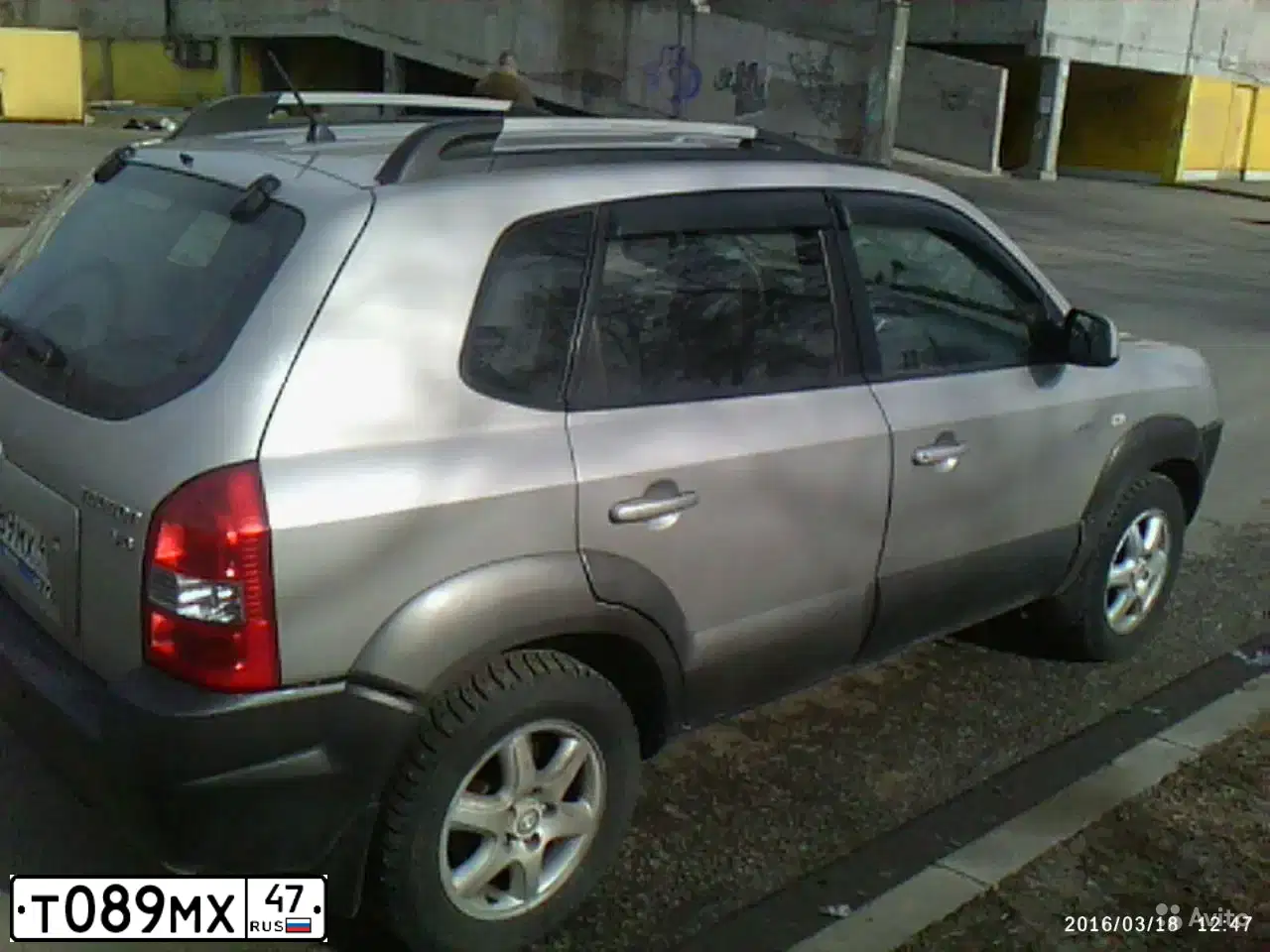 Фото автомобиля HYUNDAI TUCSON, 2004 — госномер Р704КВ48. Цвет: Серебристый