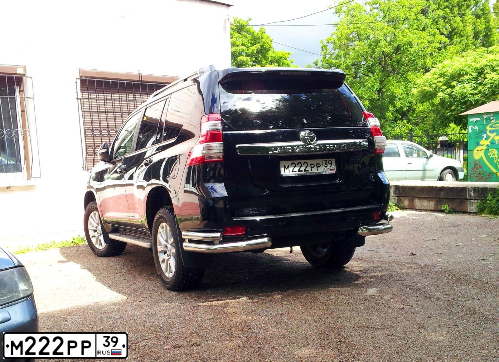 Фото автомобиля TOYOTA LANDCRUISER 200, 2014 — госномер С242ЕТ39. Цвет: БЕЛЫЙ