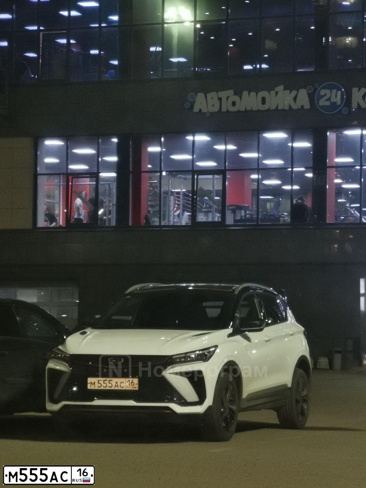 Фото автомобиля CHEVROLET NIVA, 2014 — госномер М555АС16. Цвет: СЕРО-КОРИЧНЕВЫЙ МЕТАЛЛИК