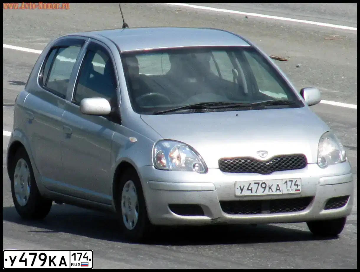 Фото автомобиля TOYOTA VITZ, 2003 — госномер О849ЕЕ774