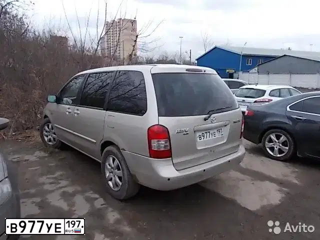 Фото автомобиля MAZDA MPV, 2000 — госномер В977УЕ197. Цвет: БЕЖЕВЫЙ