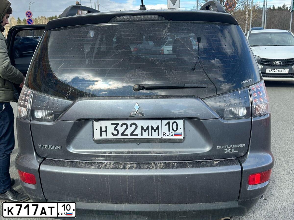 Фото автомобиля MITSUBISHI OUTLANDER, 2011 — госномер Т020КМ98. Цвет: Серый