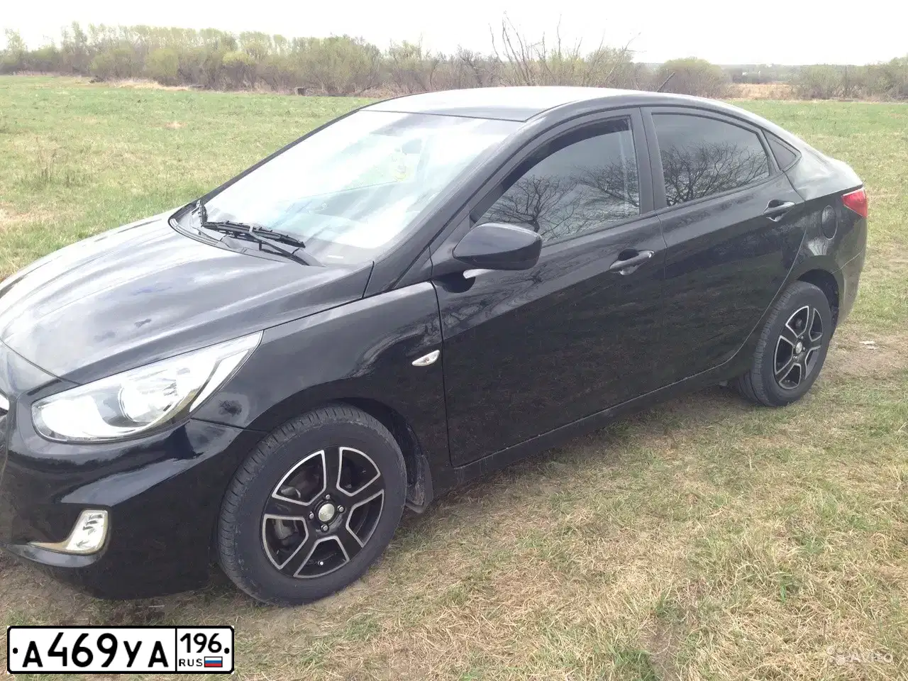 Фото автомобиля HYUNDAI SOLARIS, 2013 — госномер А469УА196. Цвет: ЧЕРНЫЙ