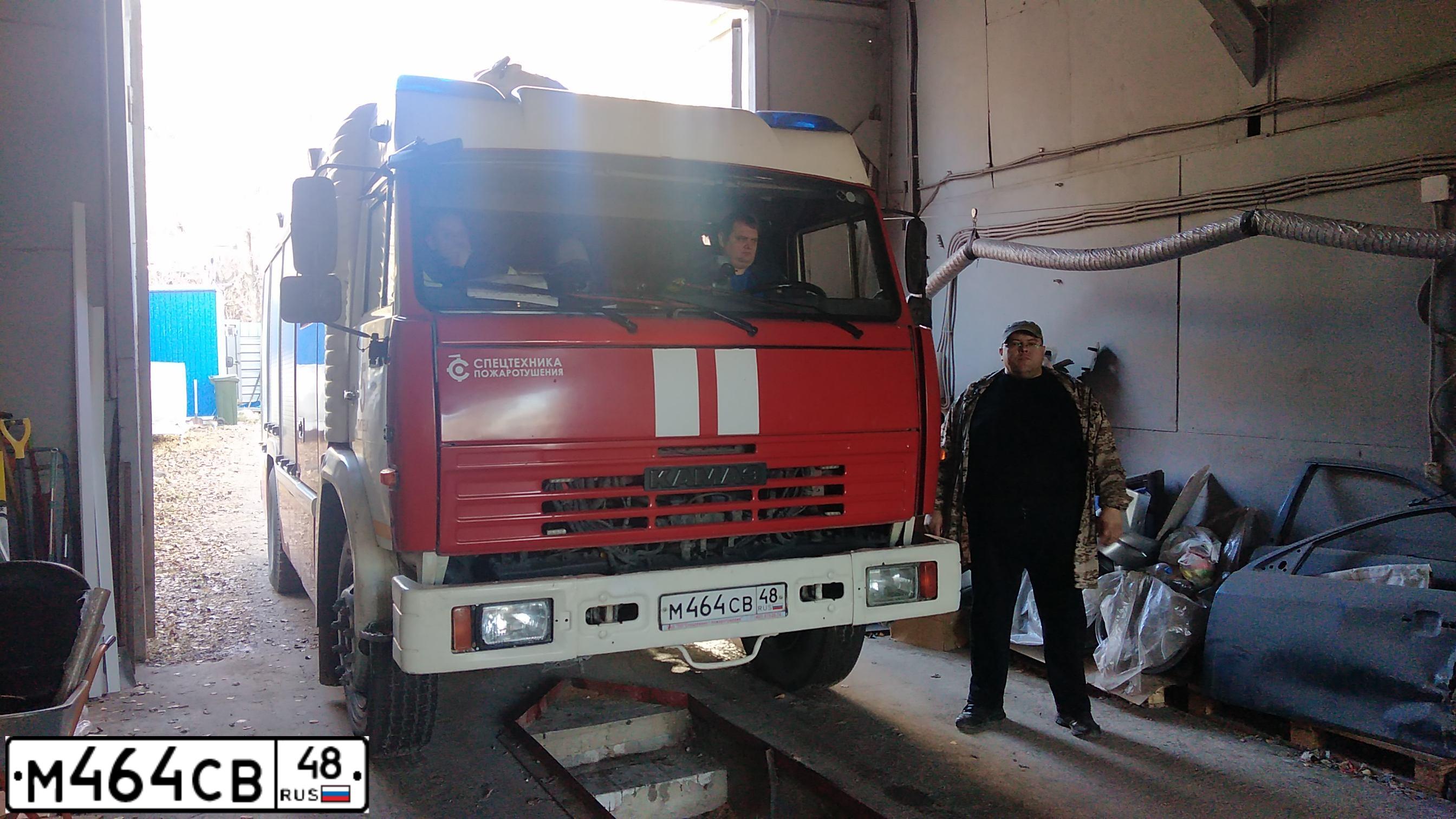 Фото автомобиля KAMAZ Z 43253 4X2, 2013 — госномер М464СВ48. Цвет: ГОСТ Р50574-2002 ЦВ. Схема А-28