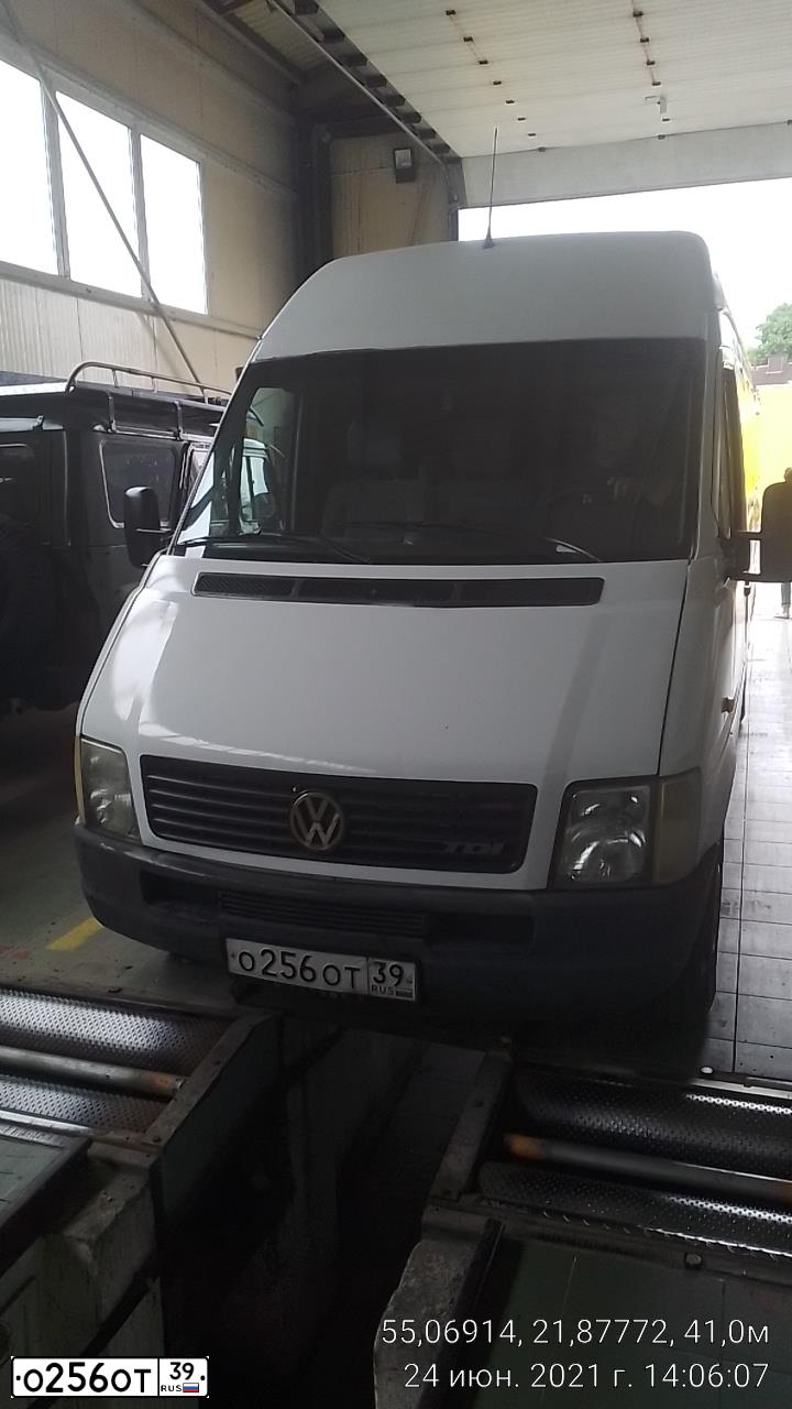 Фото автомобиля VOLKSWAGEN LT 35 TDI, 2004 — госномер О256ОТ39