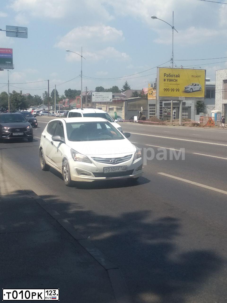 Фото автомобиля HYUNDAI SOLARIS, 2015 — госномер Т010РК123. Цвет: Белый