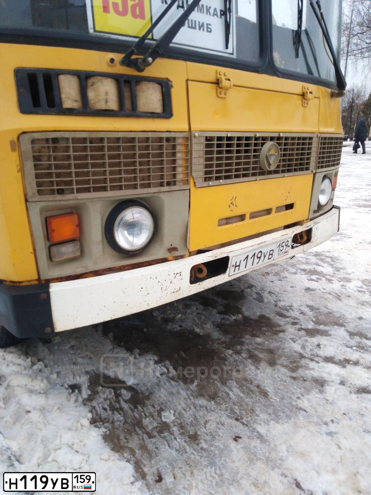 Фото автомобиля PAZ 3205, 2011 — госномер Н119УВ159. Цвет: ЖЕЛТЫЙ