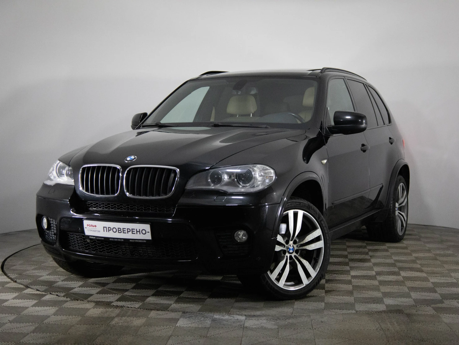 Фото автомобиля BMW X5, 2013 — госномер О748ВН178. Цвет: ЧЕРНЫЙ
