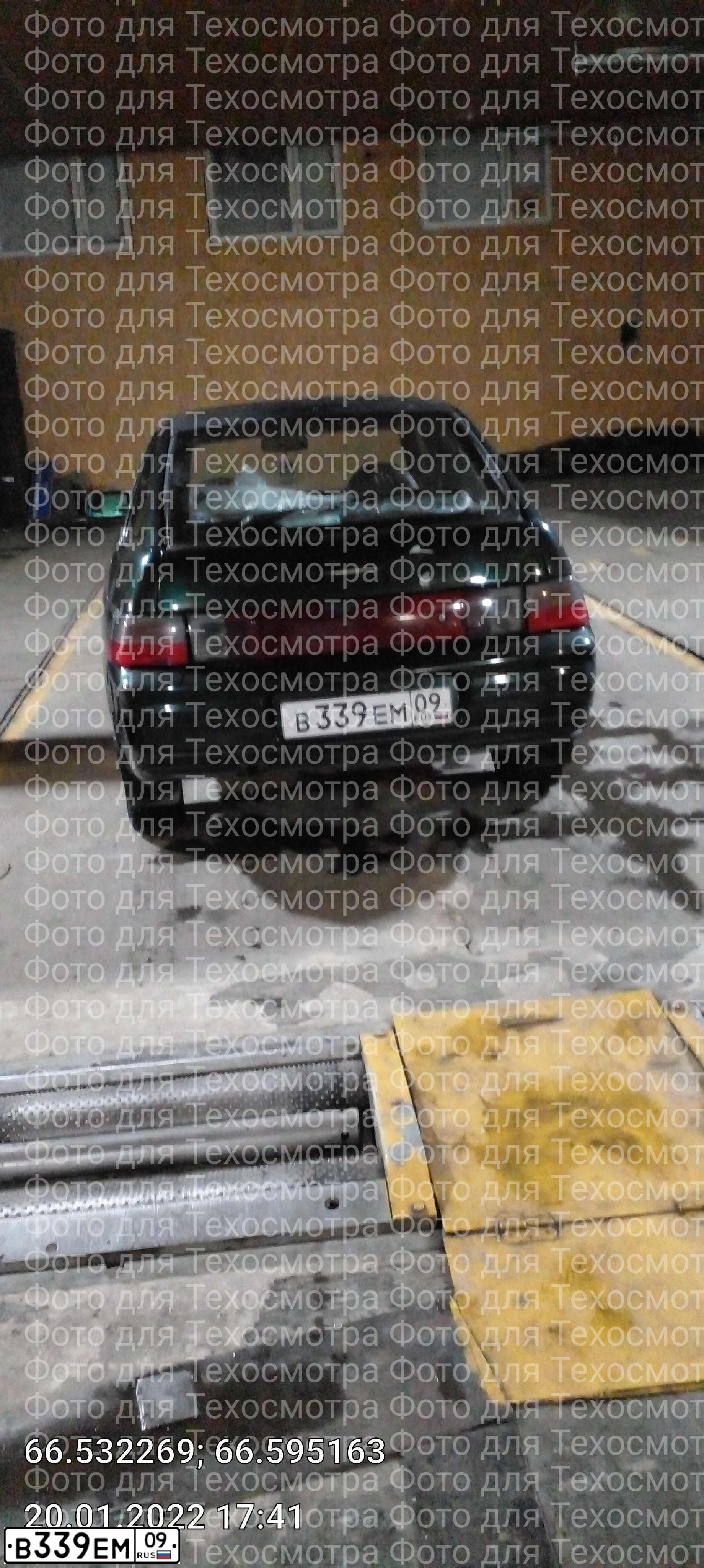 Фото автомобиля LADA 2112, 2002 — госномер В778УН89. Цвет: Темно-зеленый