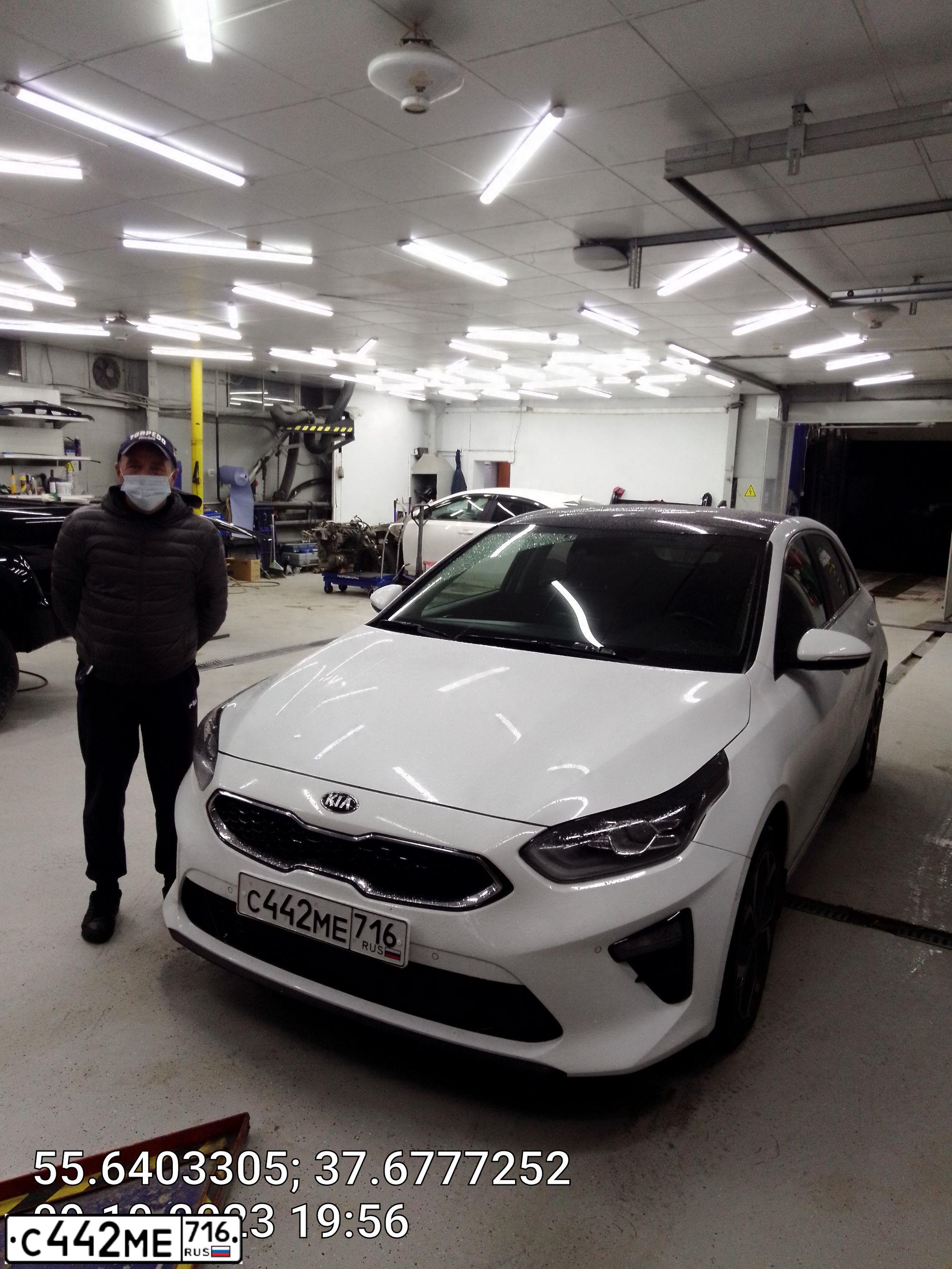 Фото автомобиля KIA CEED, 2018 — госномер С770АХ977. Цвет: Белый