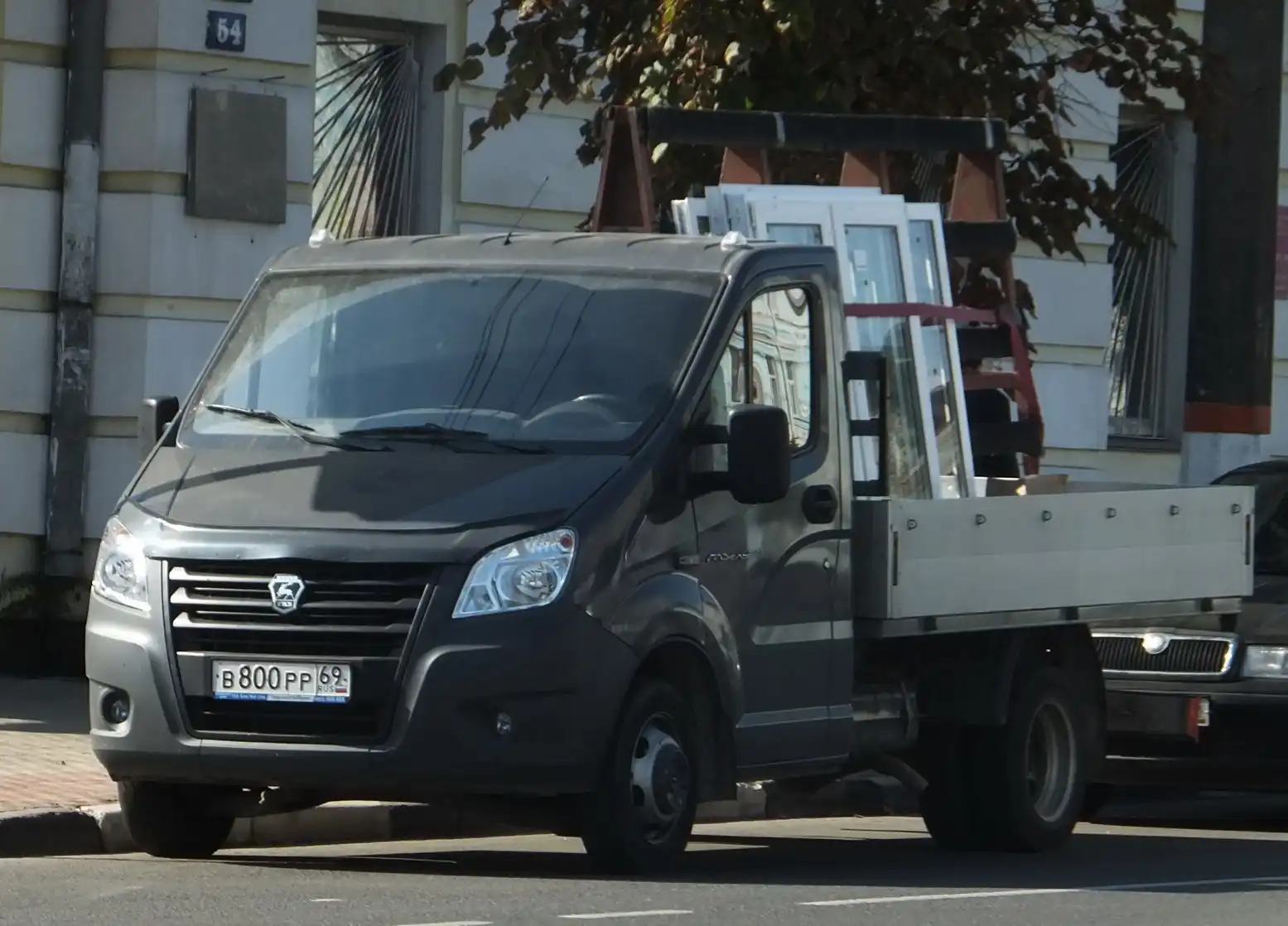 Фото автомобиля GAZ EL NEXT, 2013 — госномер В800РР69. Цвет: СЕРЫЙ
