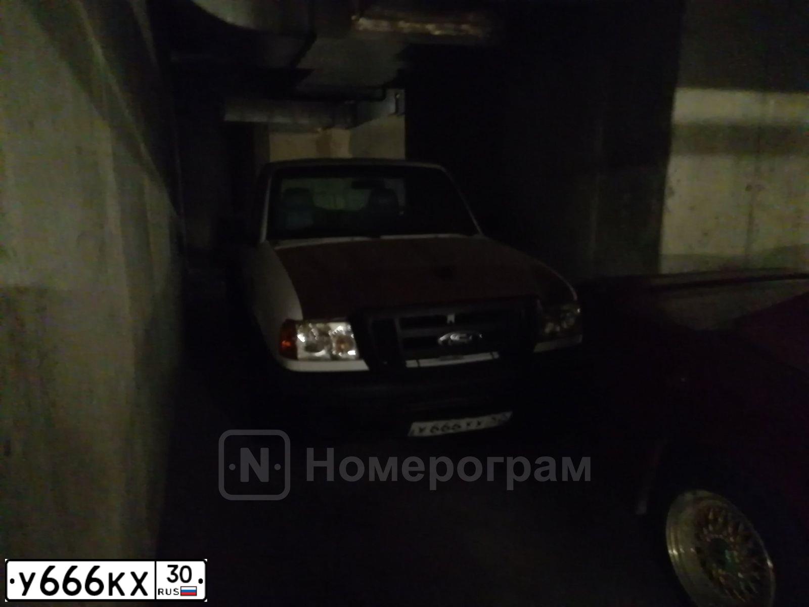 Фото автомобиля TOYOTA COROLLA, 2012 — госномер М155КС134. Цвет: Белый
