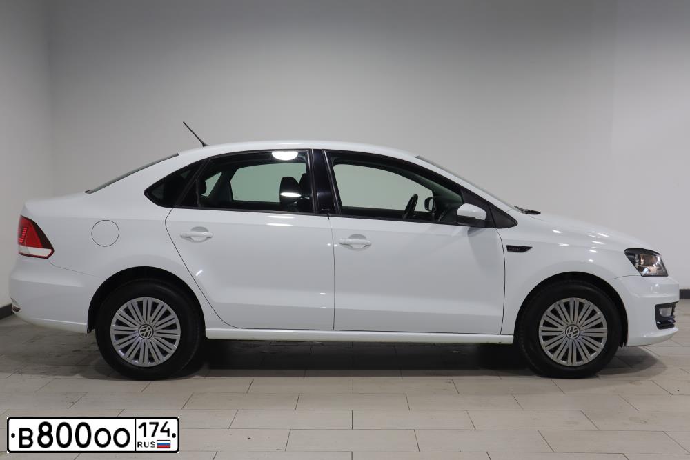 Фото автомобиля VOLKSWAGEN TOUAREG, 2012 — госномер Е777АХ61. Цвет: Белый